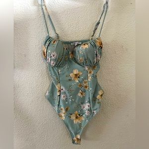 Juniors bodysuit clean - Size S - green with white and yellow flowers